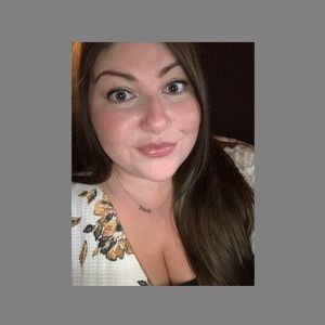 Meet your Posher, Alicia